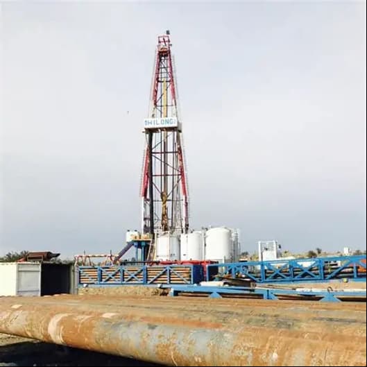 Onshore Drilling Rig in Operation